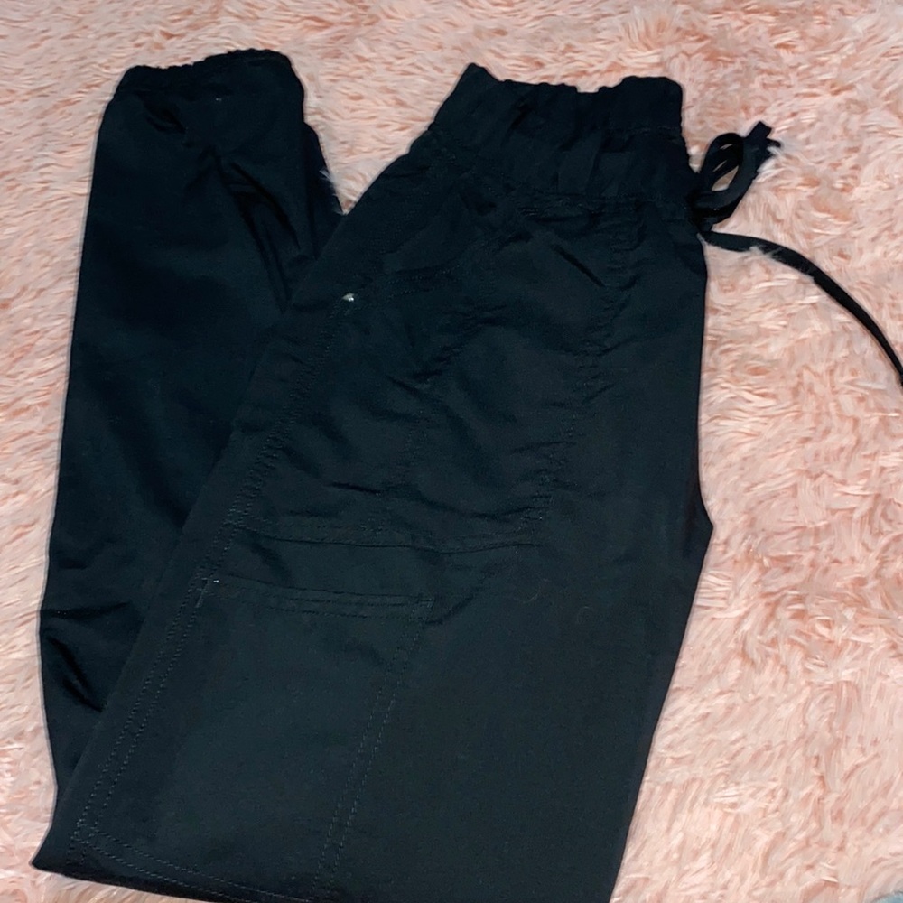 scrub joggers